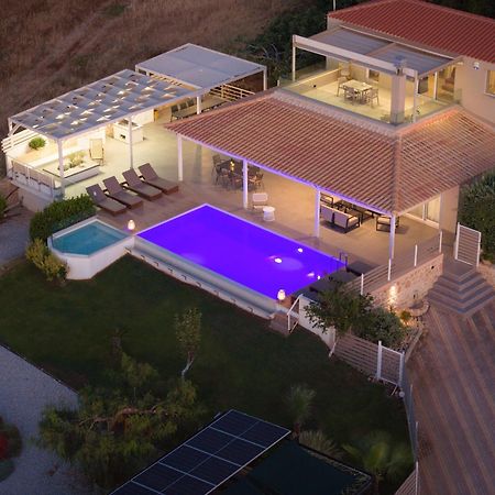 Alba Bianca Villa, Family Retreat With Heated Pool By Thinkvilla Hersonissos  Bagian luar foto