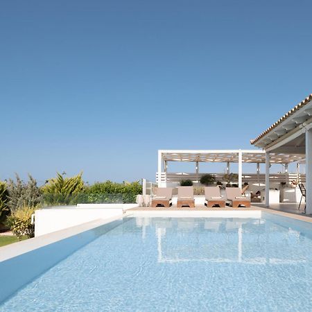 Alba Bianca Villa, Family Retreat With Heated Pool By Thinkvilla Hersonissos  Bagian luar foto