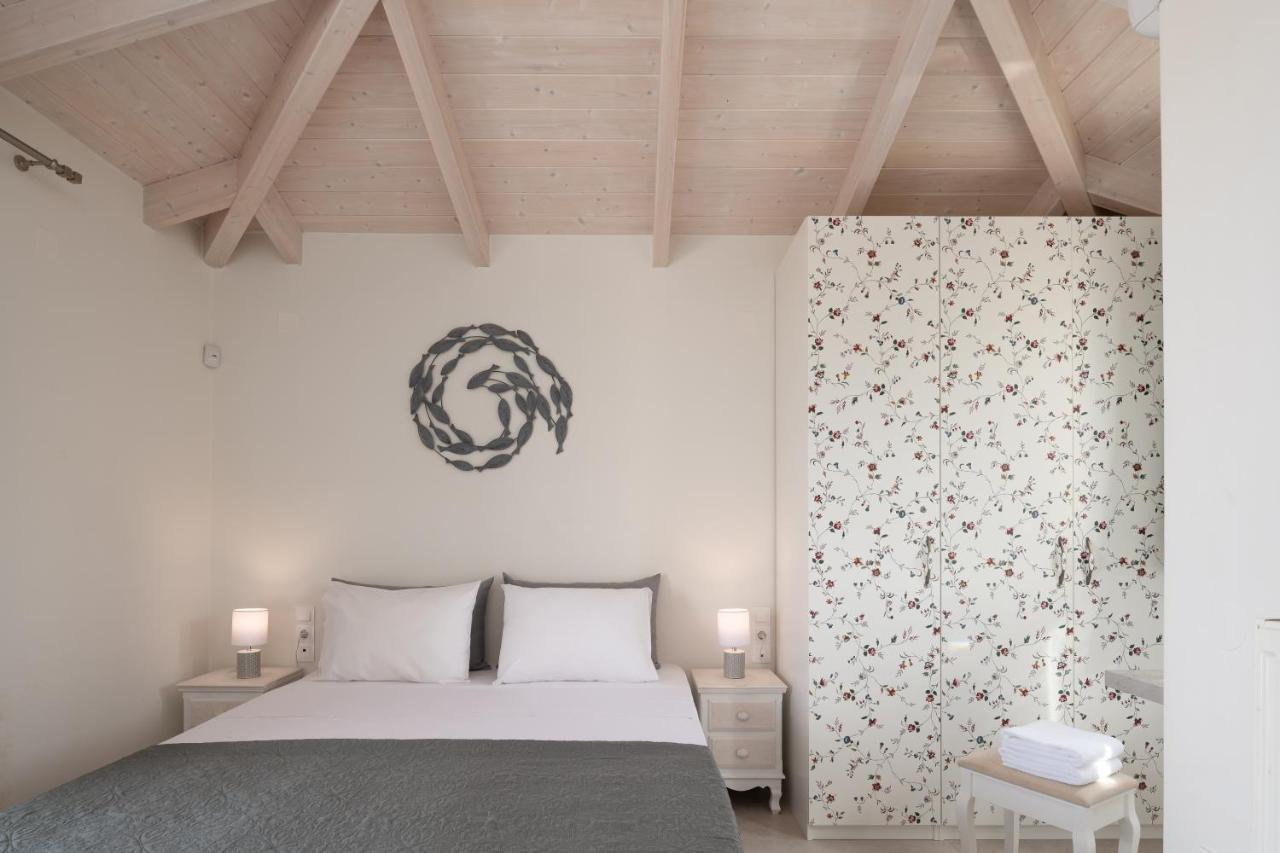 Alba Bianca Villa, Family Retreat With Heated Pool By Thinkvilla Hersonissos  Bagian luar foto