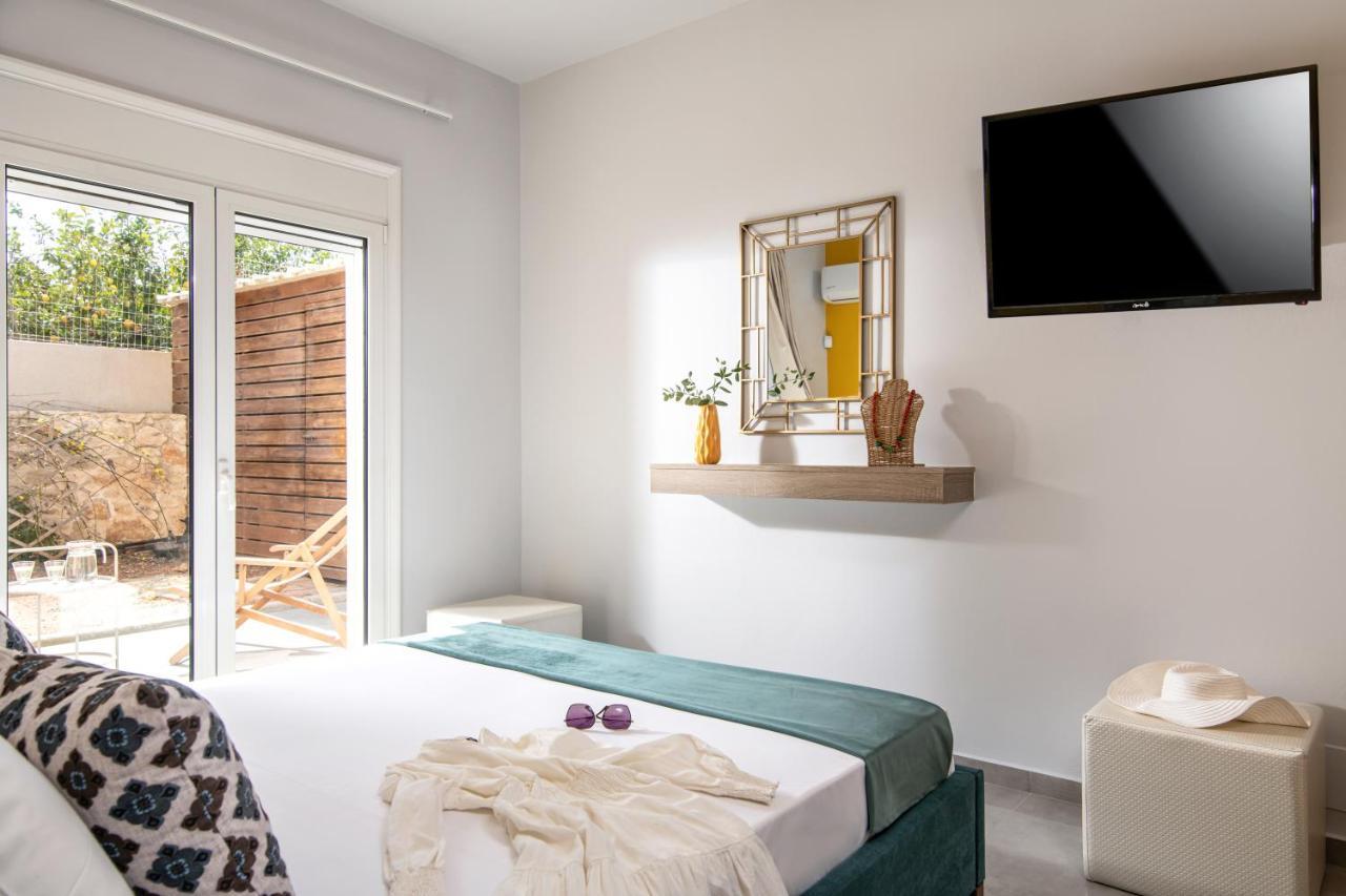 Alba Bianca Villa, Family Retreat With Heated Pool By Thinkvilla Hersonissos  Bagian luar foto
