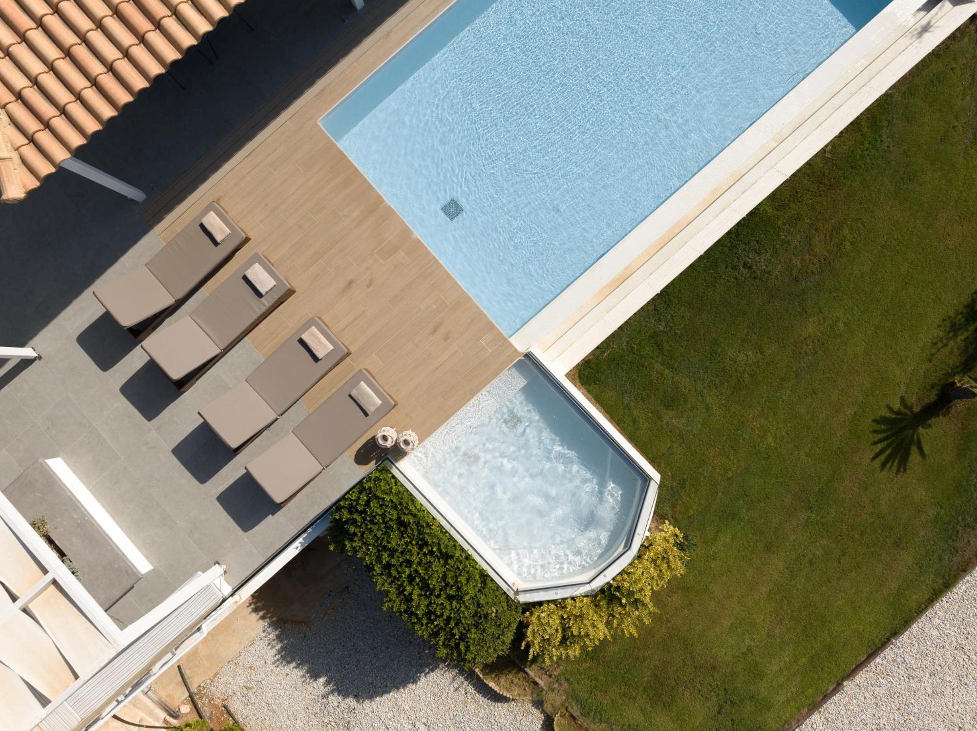 Alba Bianca Villa, Family Retreat With Heated Pool By Thinkvilla Hersonissos  Bagian luar foto