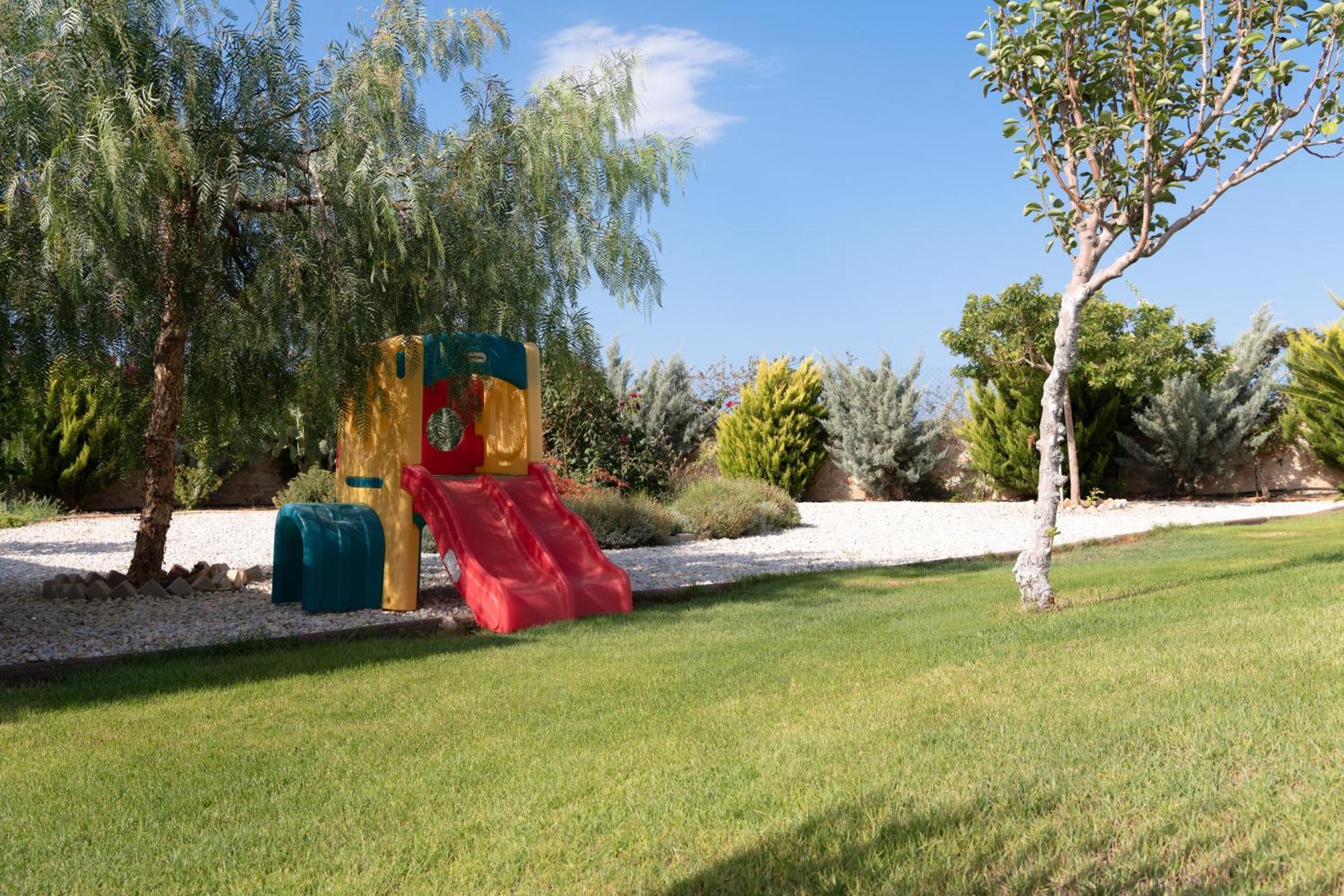 Alba Bianca Villa, Family Retreat With Heated Pool By Thinkvilla Hersonissos  Bagian luar foto