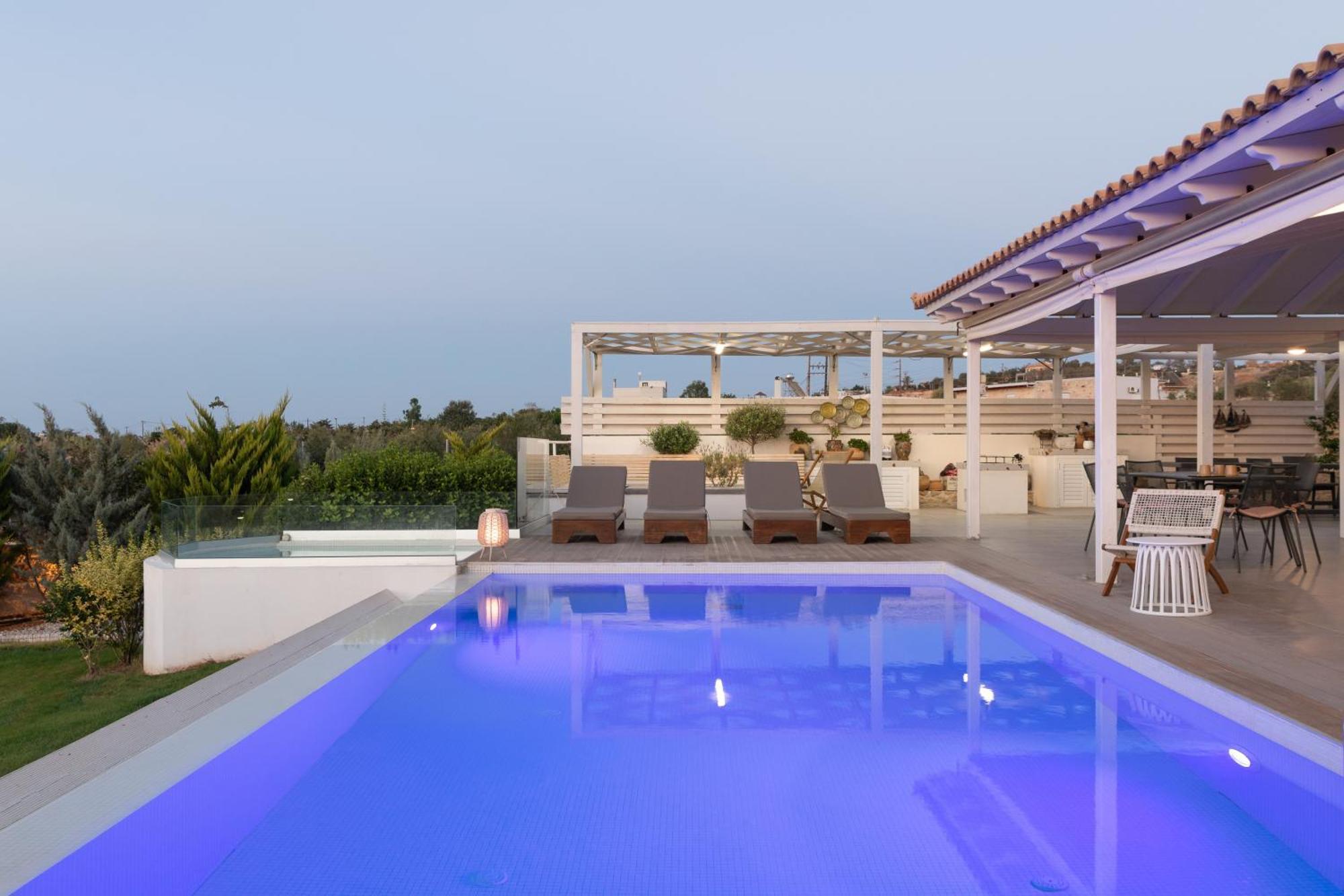 Alba Bianca Villa, Family Retreat With Heated Pool By Thinkvilla Hersonissos  Bagian luar foto