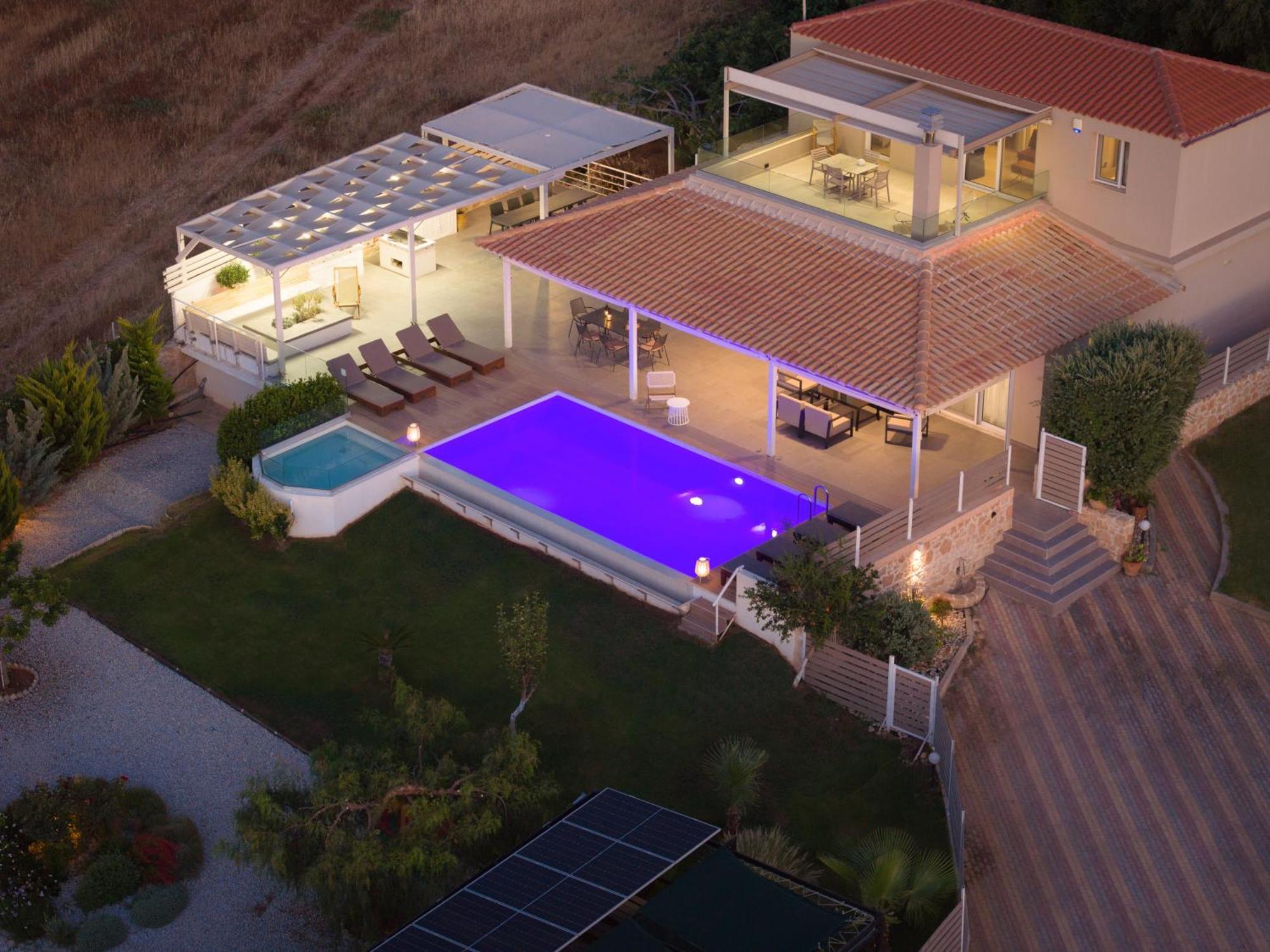 Alba Bianca Villa, Family Retreat With Heated Pool By Thinkvilla Hersonissos  Bagian luar foto