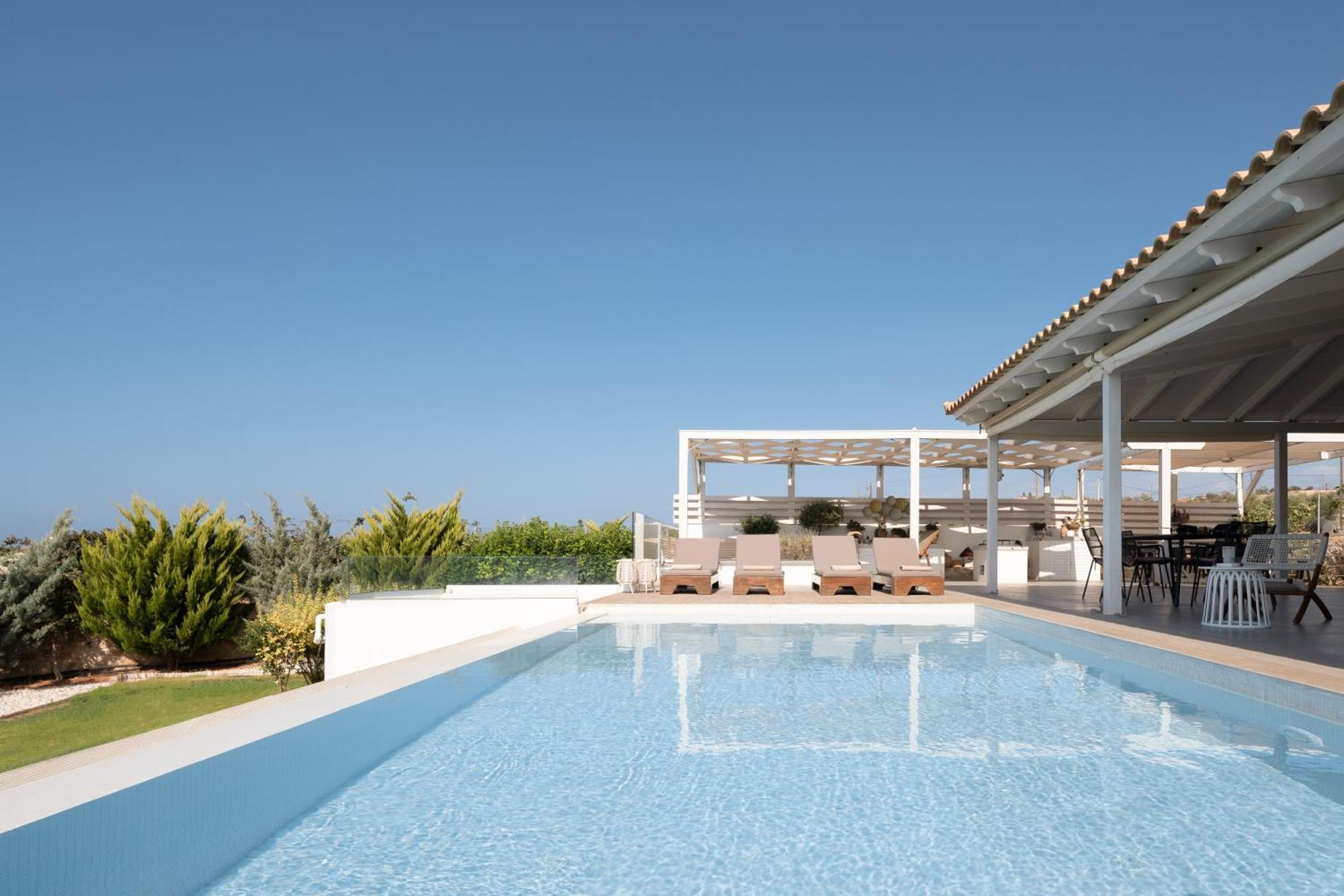 Alba Bianca Villa, Family Retreat With Heated Pool By Thinkvilla Hersonissos  Bagian luar foto