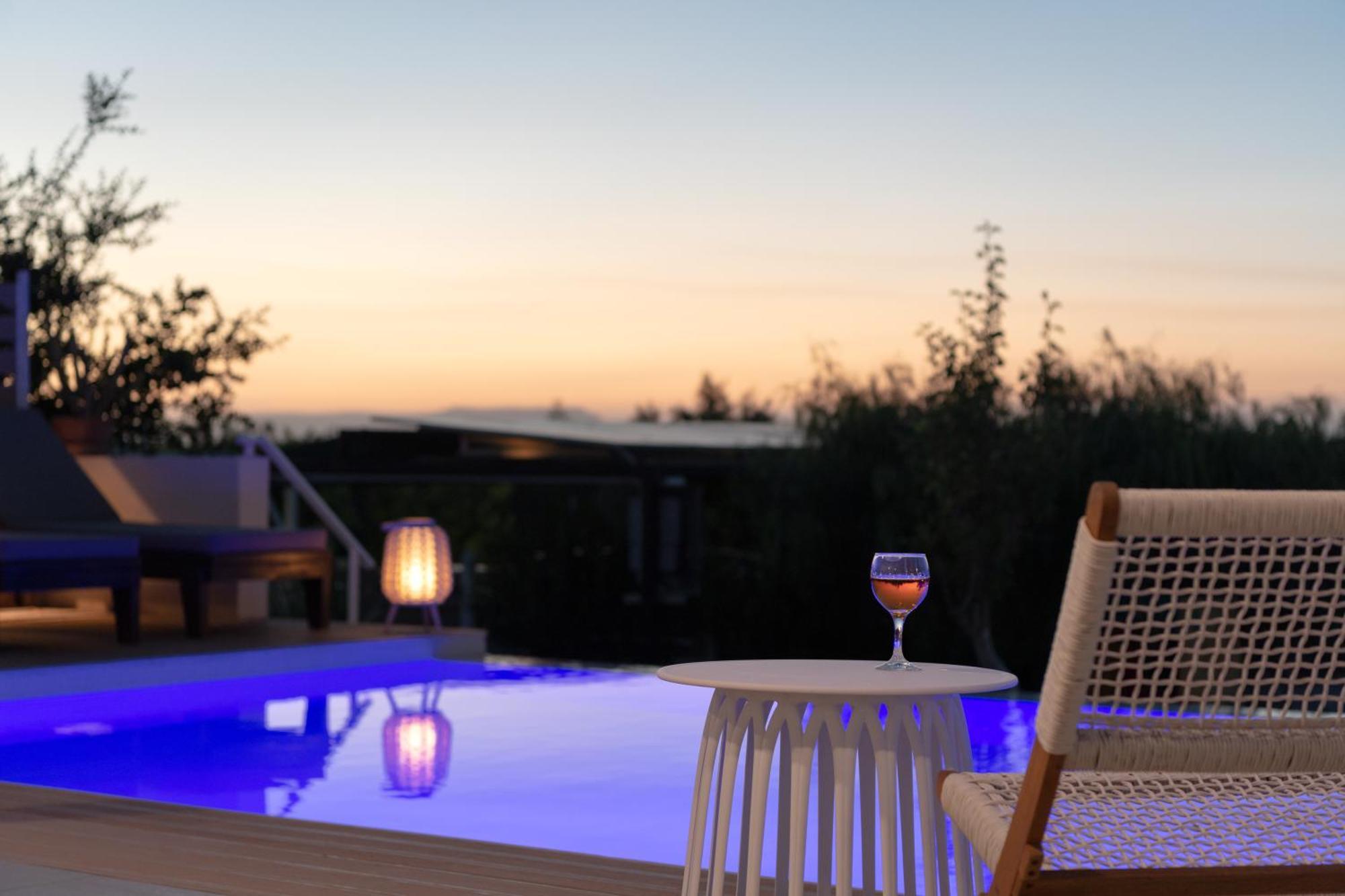 Alba Bianca Villa, Family Retreat With Heated Pool By Thinkvilla Hersonissos  Bagian luar foto