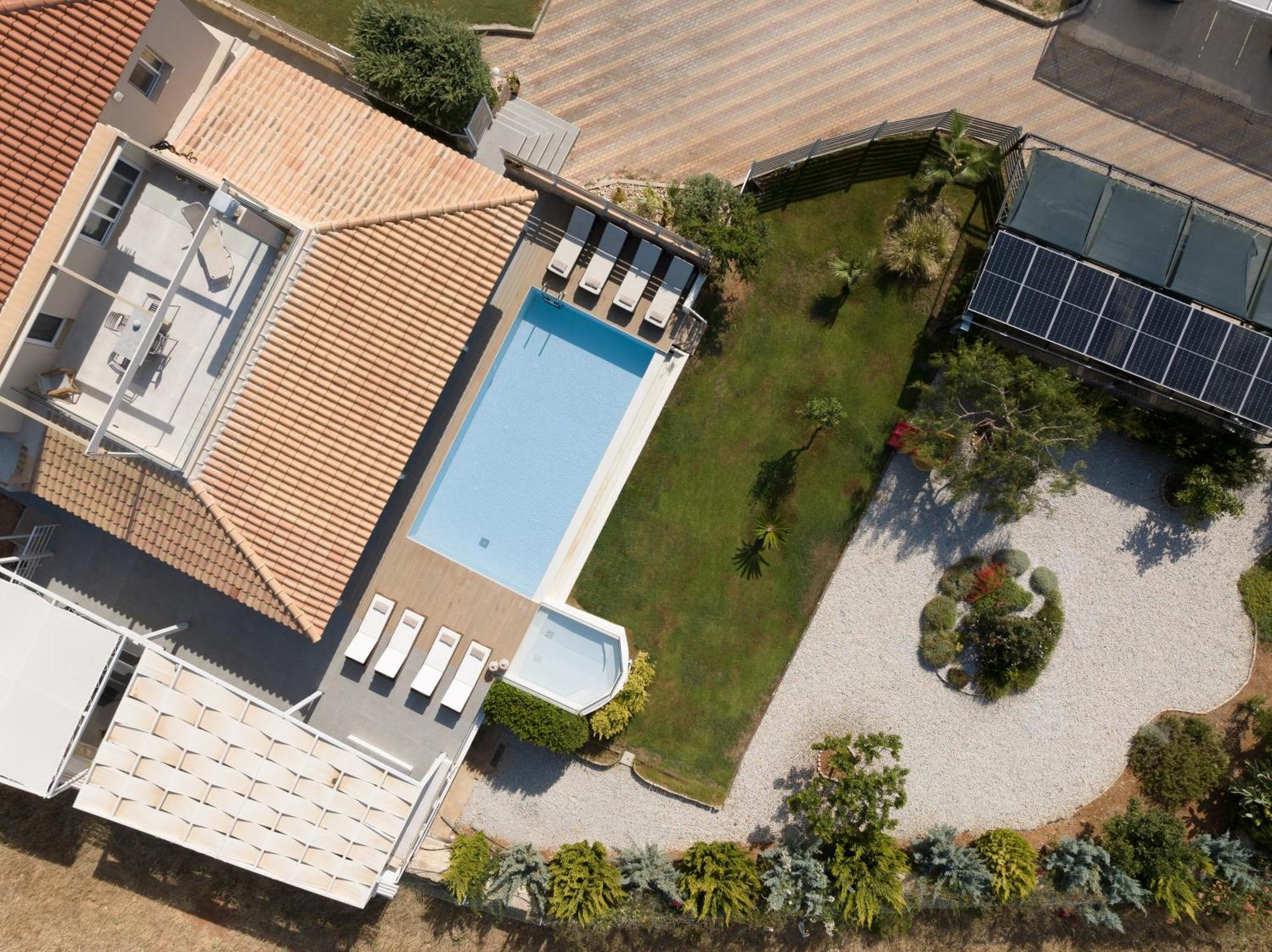 Alba Bianca Villa, Family Retreat With Heated Pool By Thinkvilla Hersonissos  Bagian luar foto